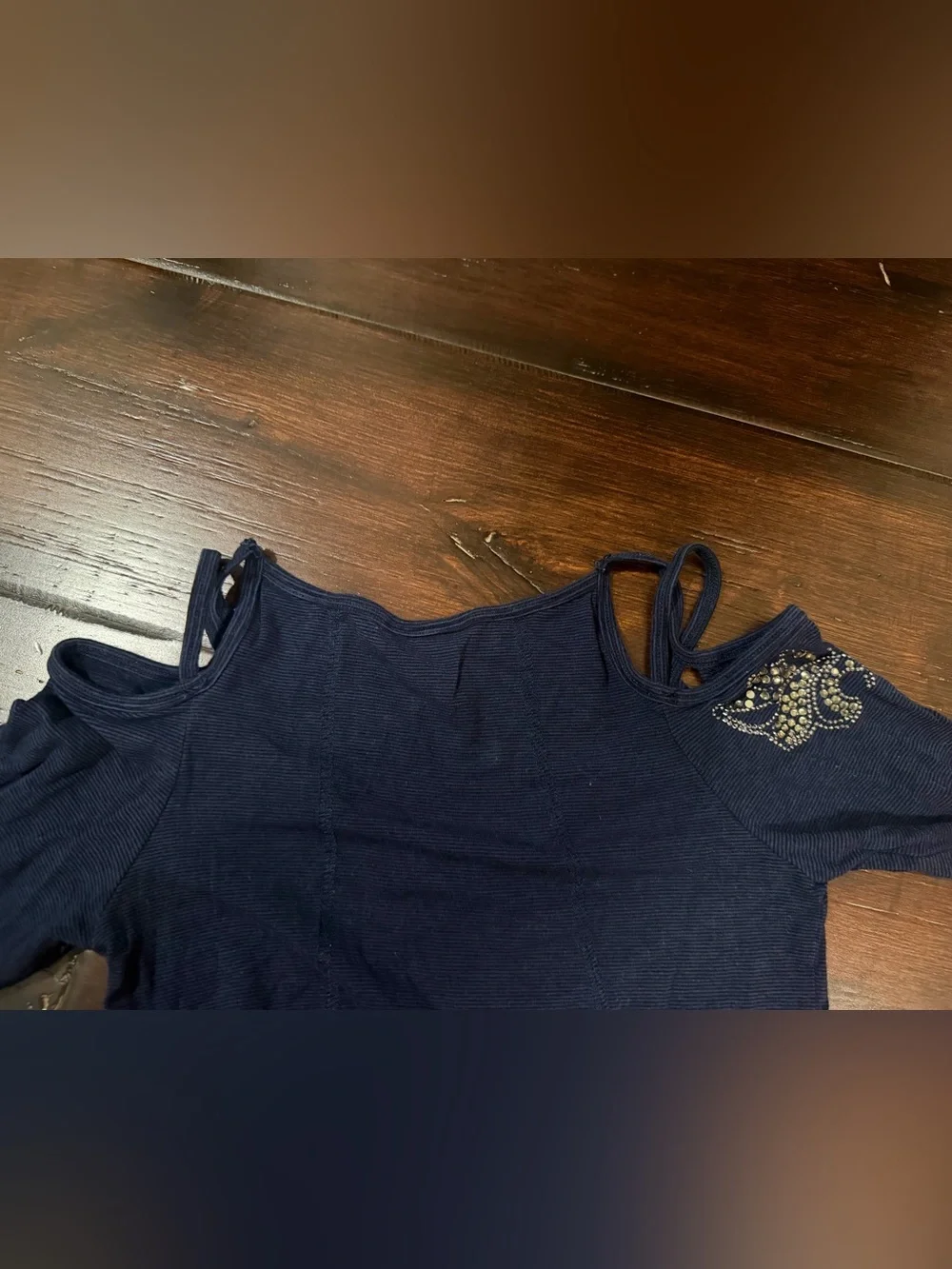 Guess Navy Cold-Shoulder Long Sleeve V-Neck Top